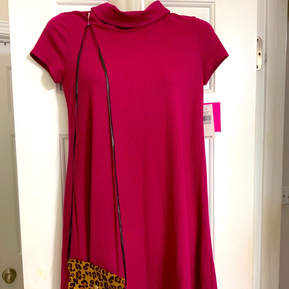 BRAND NEW AMY BYER PLUM COLOR TOP. SIZE- M